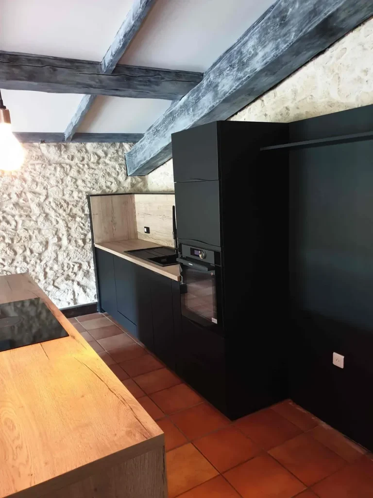 Réalisation de cuisine par Botella, entreprise de plomberie à Listrac-Médoc, 33