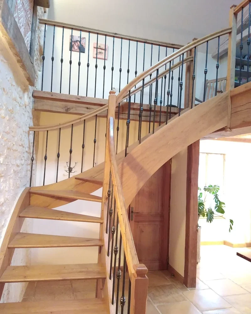 realisation-escalier-charruyer-jerome-sarl-menuisier-sur-mesure-frozes (3)